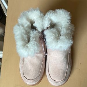 Kids cat & jack lights pink fluffy warm and cozy cuddly winter boots